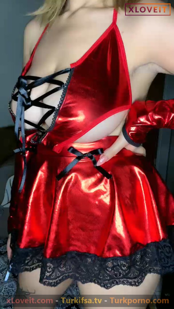 Tango Selen ifşa Sexy kostümüyle HD yayınını seyret